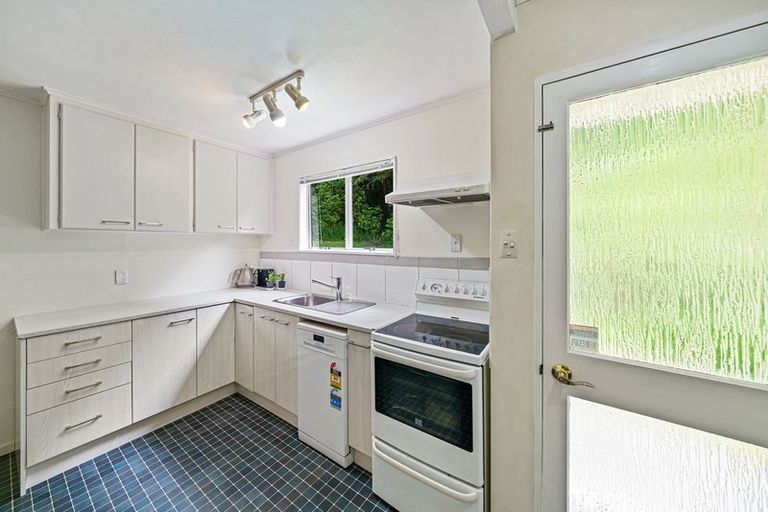 Photo of property in 18 Westhaven Drive, Tawa, Wellington, 5028