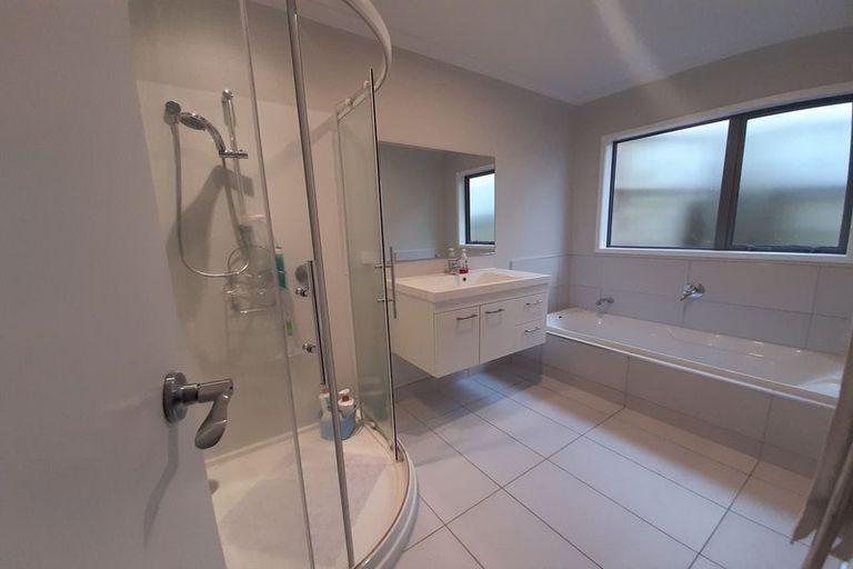 Photo of property in 10 Tokerau Crescent, Pukekohe, 2120