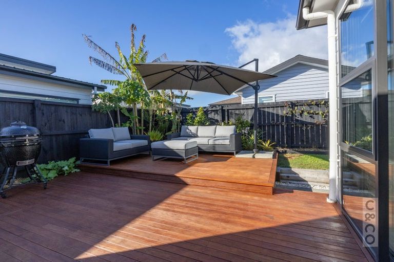 Photo of property in 29 Lumbarda Drive, Kumeu, 0810