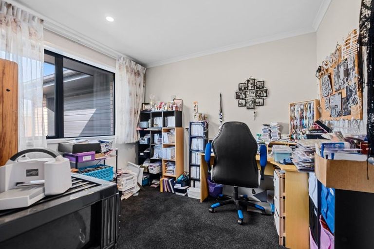 Photo of property in 4 Atutahi Street, Hurdon, New Plymouth, 4310