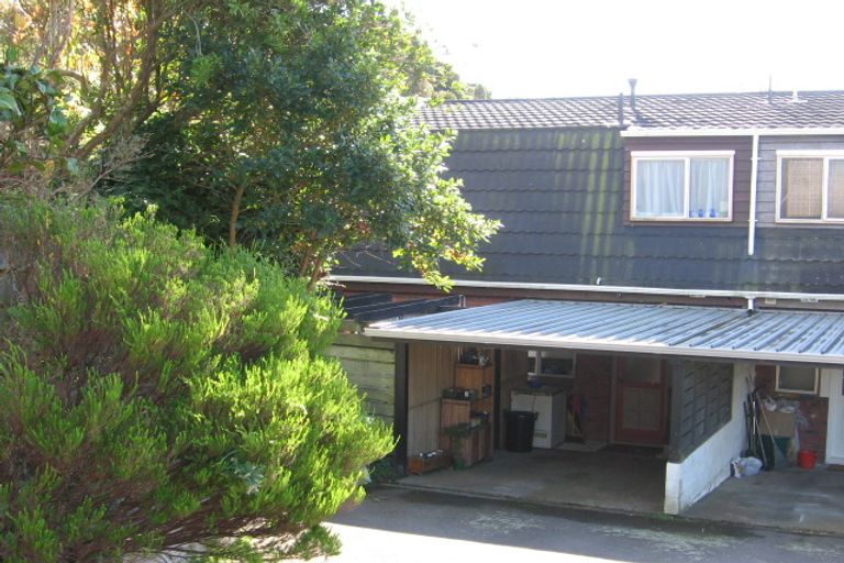 Photo of property in 83 Churton Drive, Churton Park, Wellington, 6037