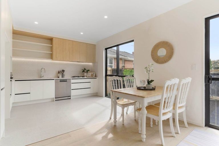 Photo of property in 48b Portadown Avenue, Pakuranga Heights, Auckland, 2010