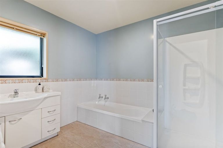 Photo of property in 43 Aotea Terrace, Huntsbury, Christchurch, 8022