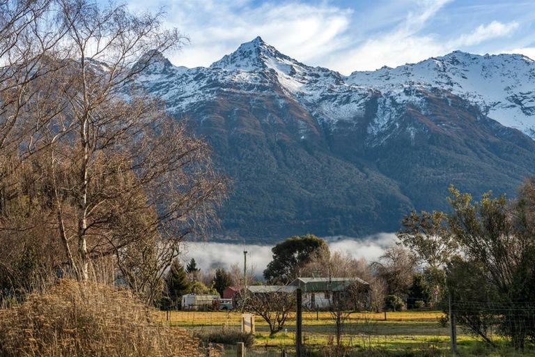 Photo of property in 8 Woodley Place, Glenorchy, 9372