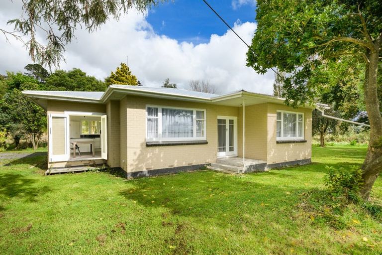 Photo of property in 977 Fitzherbert East Road, Aokautere, Palmerston North, 4471