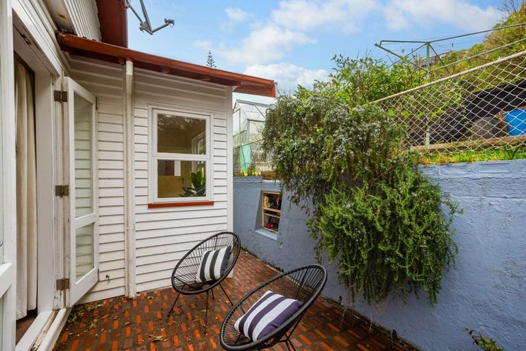 Photo of property in 62 Severn Street, Island Bay, Wellington, 6023