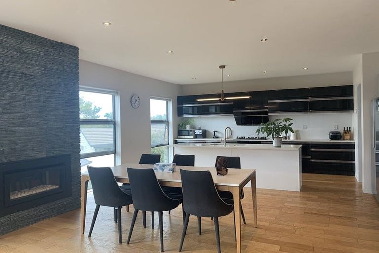 Photo of property in 17 Limmer Place, Browns Bay, Auckland, 0632