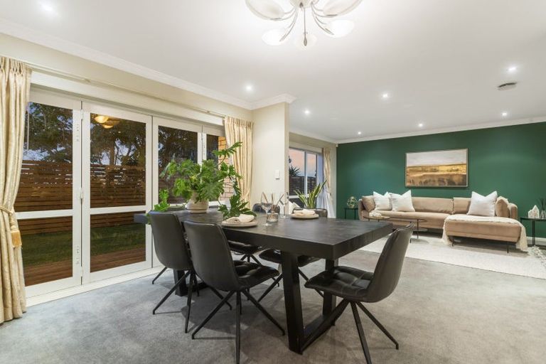 Photo of property in 41 Sapperton Drive, Henderson, Auckland, 0612