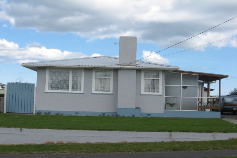 Photo of property in 38 Kowhai Street, Castlecliff, Whanganui, 4501