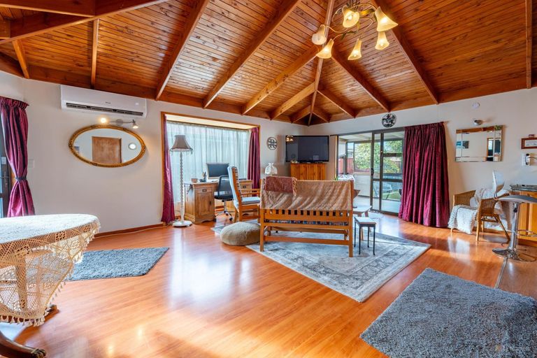 Photo of property in 19 Oxford Street, West End, Timaru, 7910