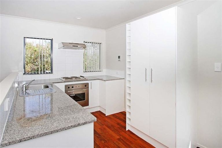 Photo of property in 19 Sabot Place, Massey, Auckland, 0614