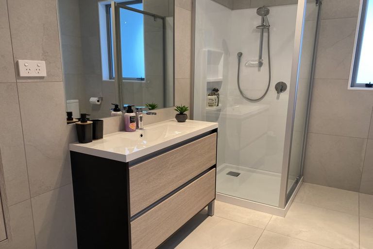 Photo of property in 2 Toka Lane, Red Beach, 0932