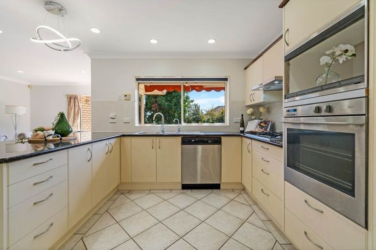 Photo of property in 10 Limerick Place, Dannemora, Auckland, 2016