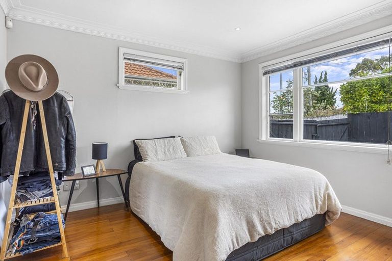 Photo of property in 1612 Great North Road, Waterview, Auckland, 1026