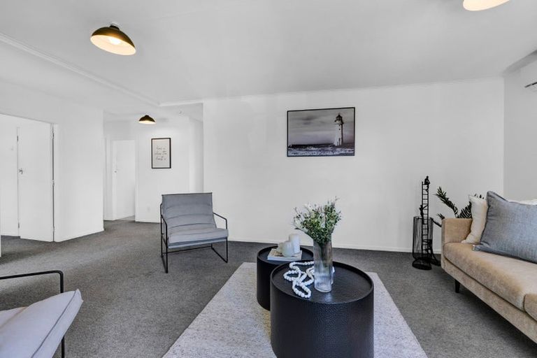 Photo of property in 8 Granby Place, Westown, New Plymouth, 4310