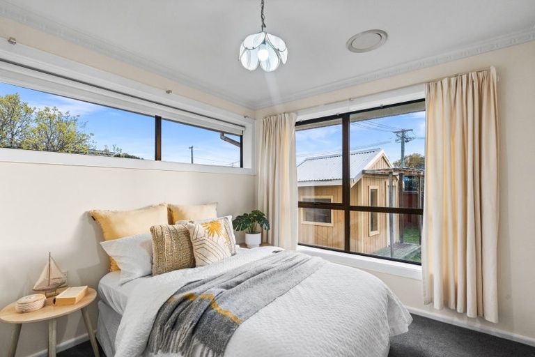 Photo of property in 22 Sevenoaks Drive, Bryndwr, Christchurch, 8053