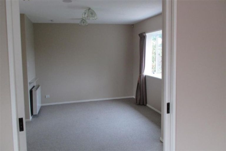 Photo of property in 3 Pyatt Place, Redwood, Christchurch, 8051