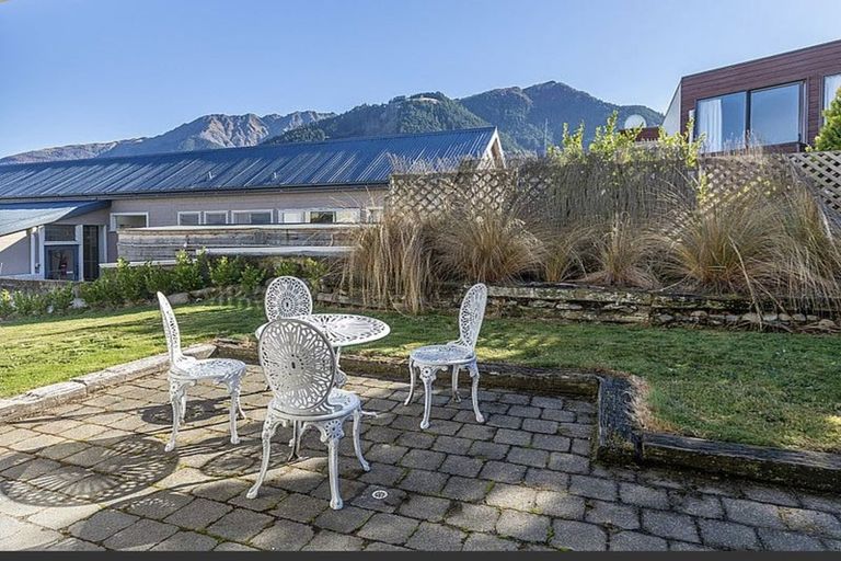 Photo of property in 1/42 Hallenstein Street, Queenstown, 9300