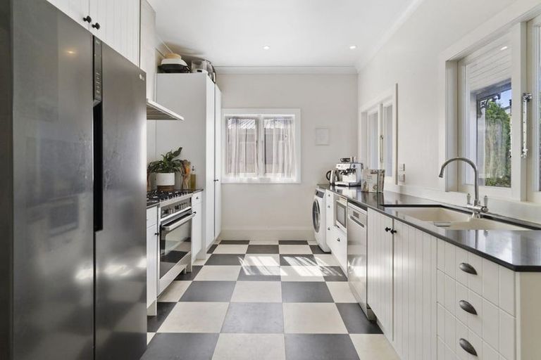 Photo of property in 4a Gloucester Road, Mount Maunganui, 3116