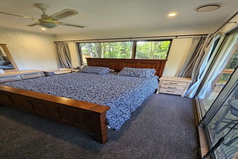 Photo of property in 824 West Coast Road, Oratia, Auckland, 0604