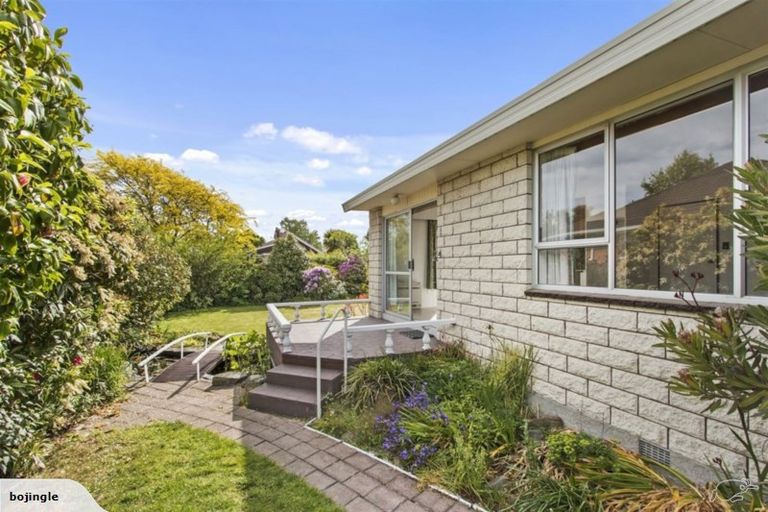 Photo of property in 9 Meadow Street, Papanui, Christchurch, 8052