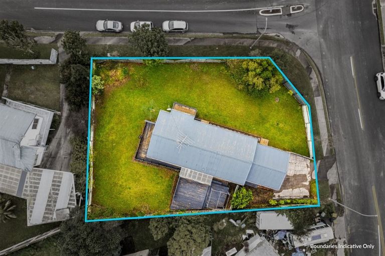 Photo of property in 24 Garton Drive, Massey, Auckland, 0614