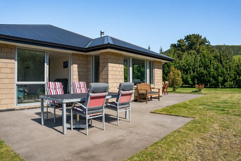 Photo of property in 57 Charnley Way, Kinloch, Taupo, 3385