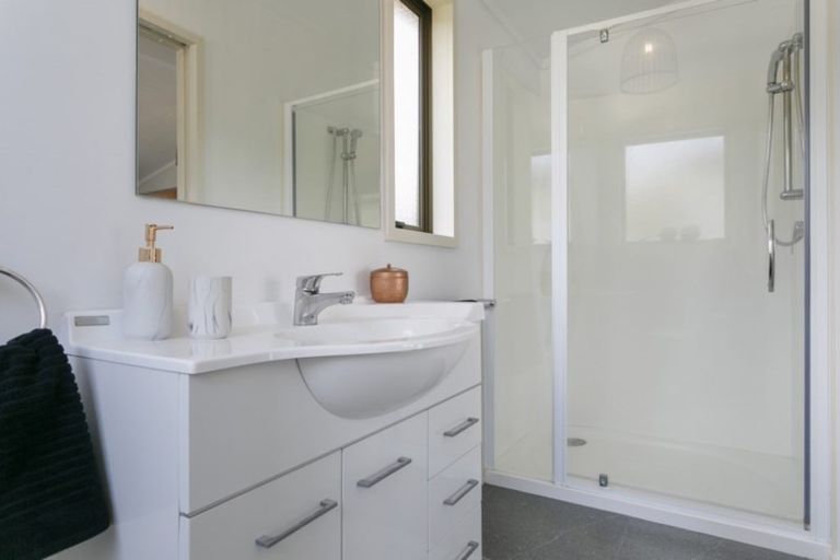 Photo of property in 58 Chesham Avenue, Waipahihi, Taupo, 3330