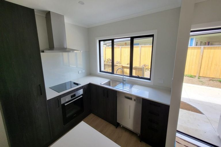 Photo of property in 2/81 Pilkington Road, Panmure, Auckland, 1072