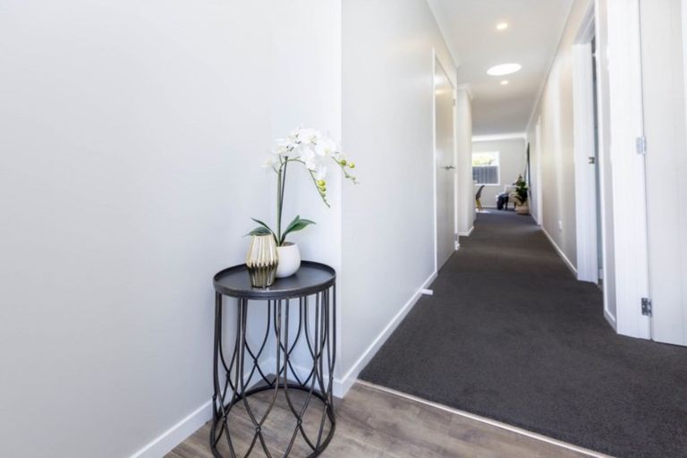 Photo of property in 12 Passchendaele Grove, Trentham, Upper Hutt, 5018