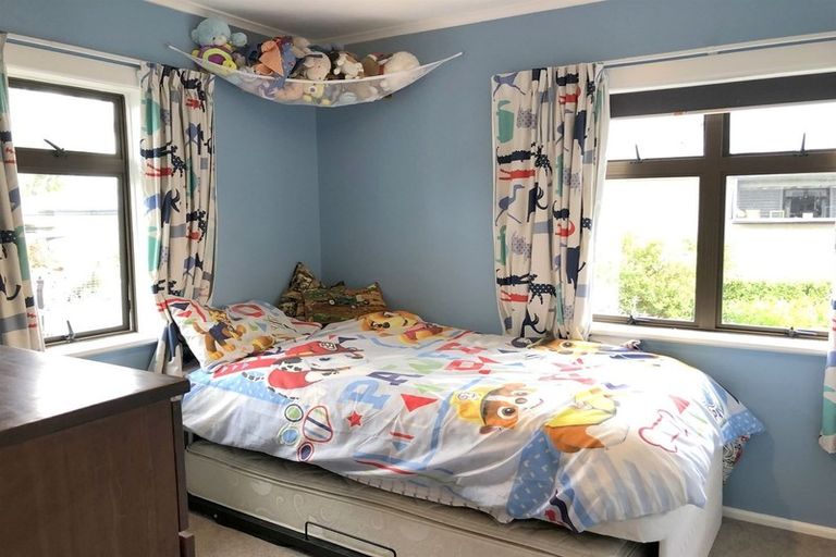 Photo of property in 18 Woburn Street, Waipukurau, 4200