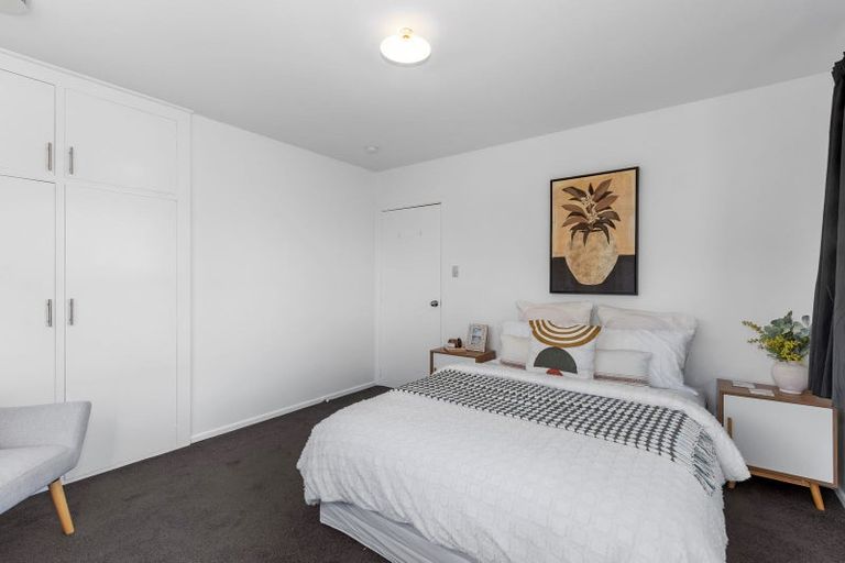 Photo of property in 17 Rosanna Place, Aranui, Christchurch, 8061