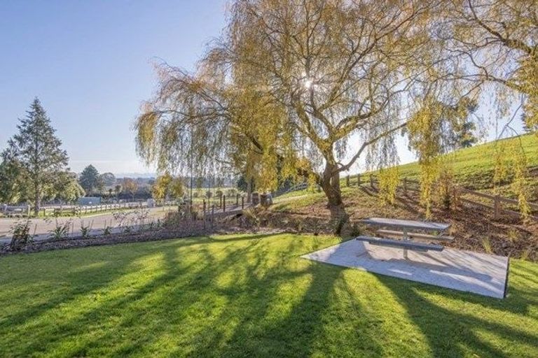 Photo of property in 10 Redmund Spur Road, Kennedys Bush, Christchurch, 8025