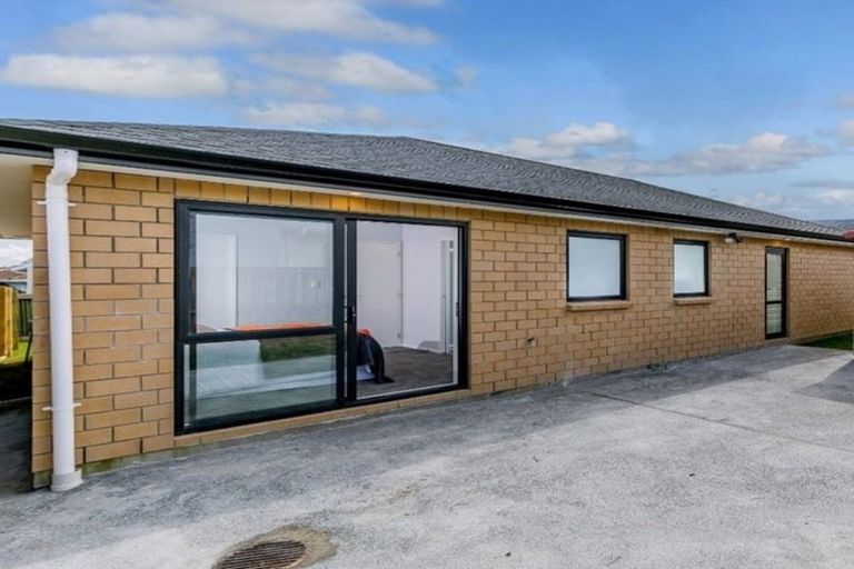 Photo of property in 1/25 Kennington Drive, Clendon Park, Auckland, 2103