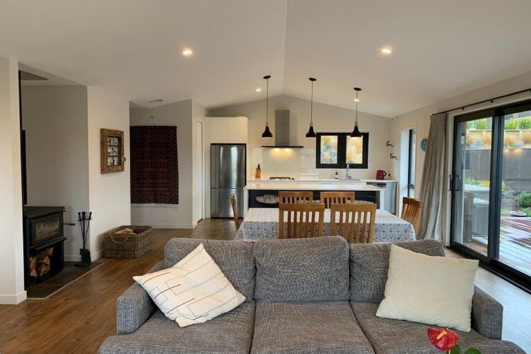 Photo of property in 43 Obelisk Street, Wanaka, 9305