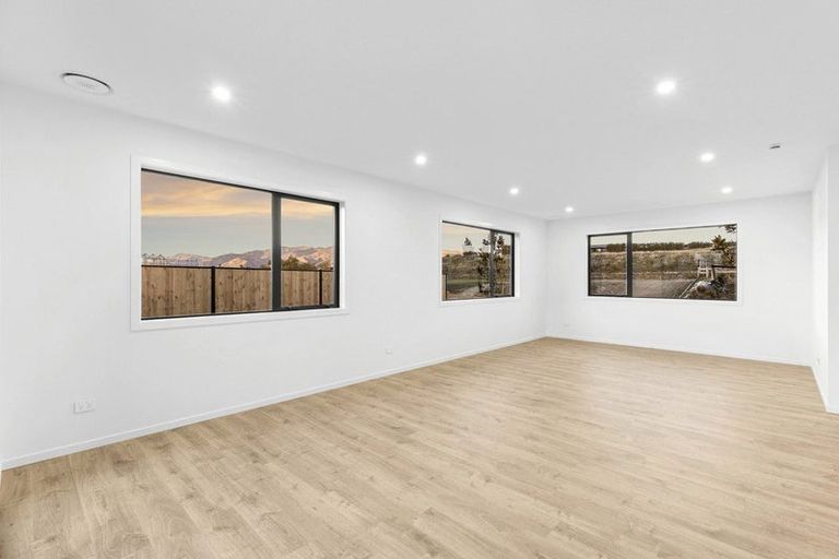 Photo of property in 6 Lake Mckay Drive, Luggate, 9382