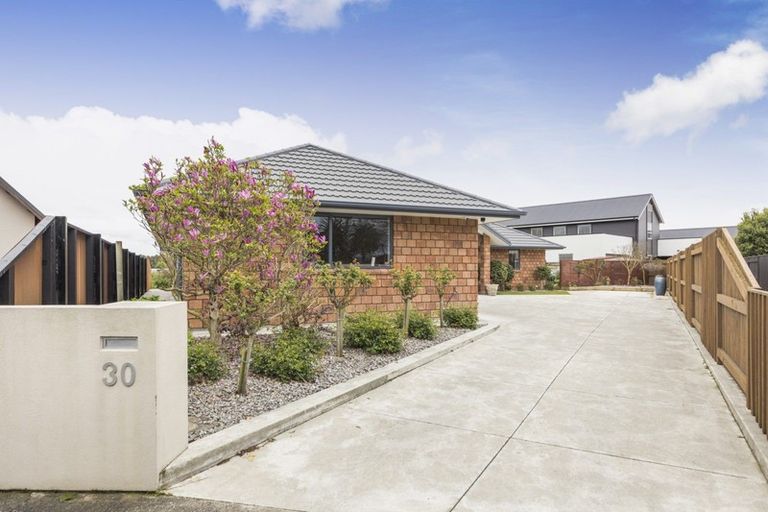 Photo of property in 30 Grand Oaks Drive, Awapuni, Palmerston North, 4412