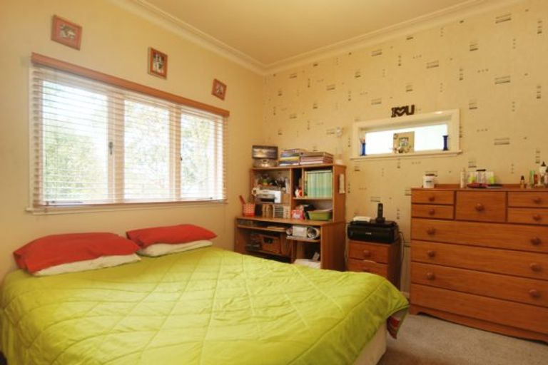 Photo of property in 16 Valley Road, Pukekohe, 2120