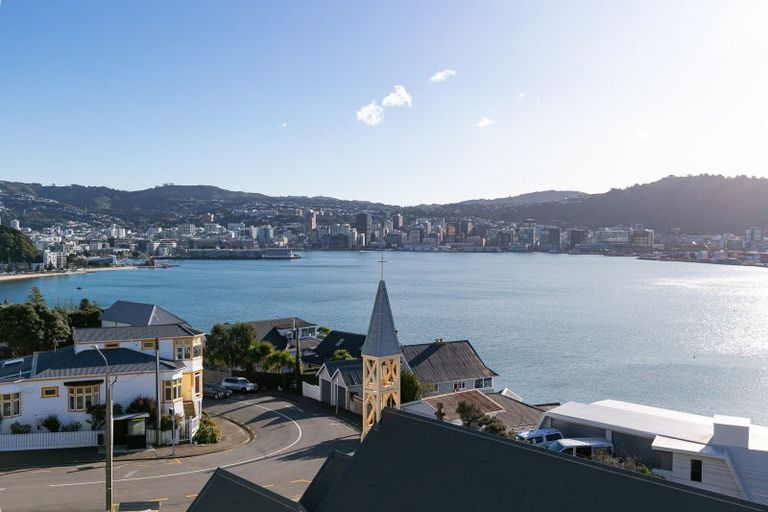 Photo of property in Gateway Apartments, 19 Maida Vale Road, Roseneath, Wellington, 6011