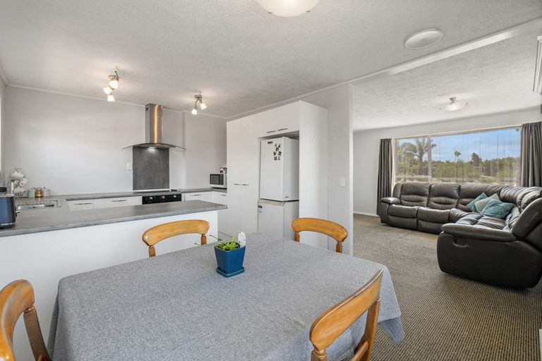 Photo of property in 4 Leaming Place, Clarks Beach, 2122