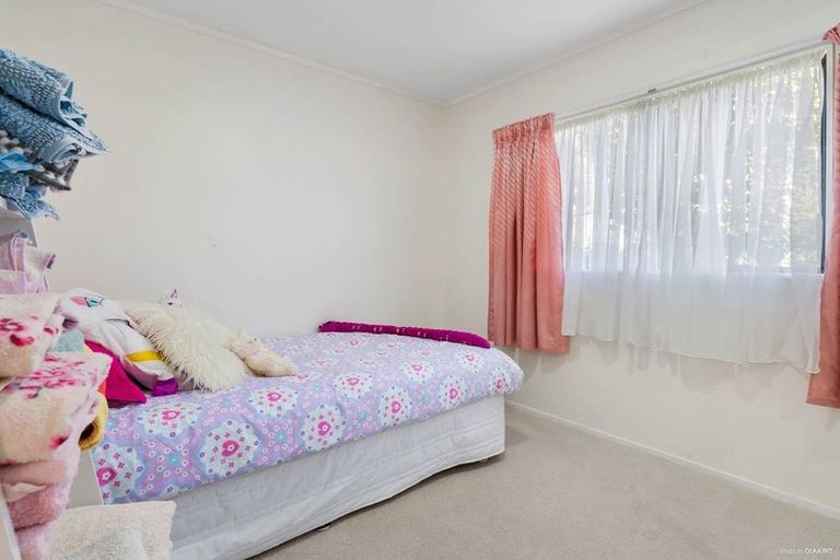 Photo of property in 10 Seaward Place, Wattle Downs, Auckland, 2103