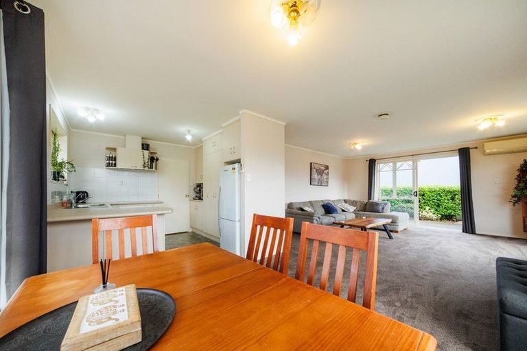 Photo of property in 24 Logan Way, Kelvin Grove, Palmerston North, 4414