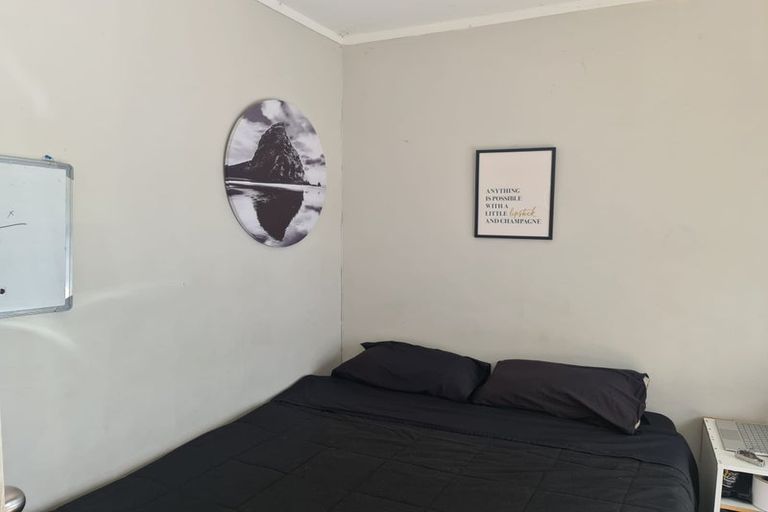 Photo of property in 66 Christmas Road, Manurewa, Auckland, 2102