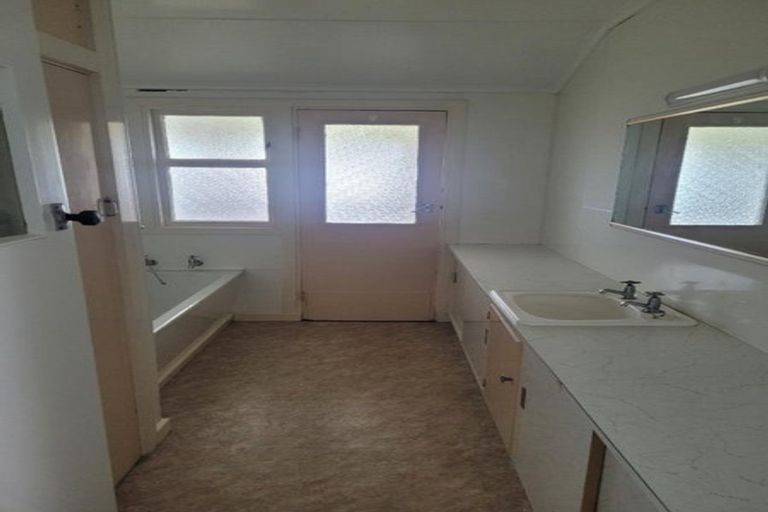 Photo of property in 4 Puni Street, Fitzroy, New Plymouth, 4312