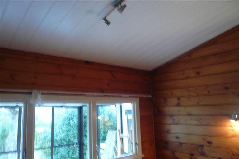 Photo of property in 2/23a Gladstone Road, Northcote, Auckland, 0627