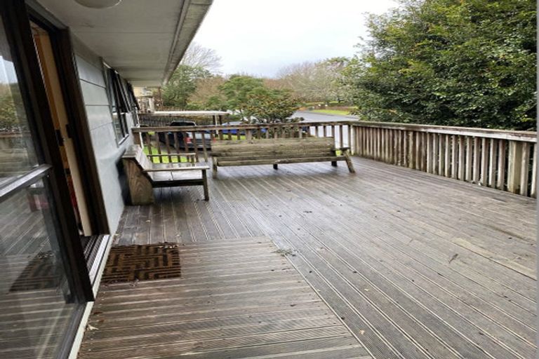 Photo of property in 106 Moire Road, West Harbour, Auckland, 0618