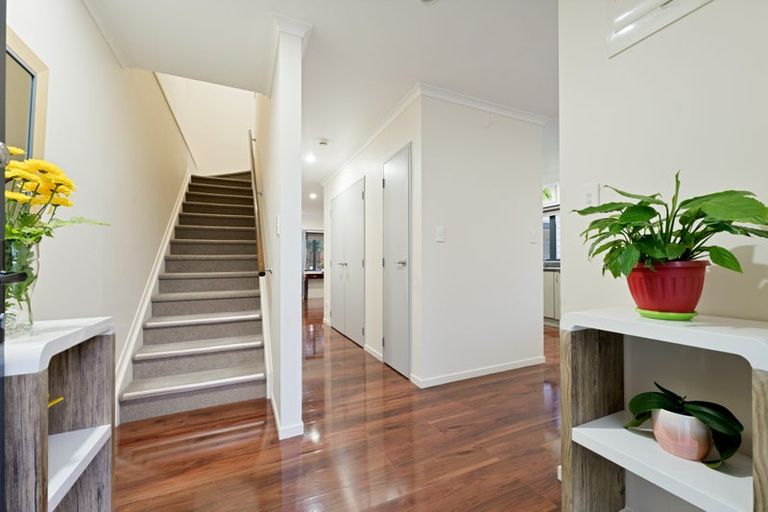 Photo of property in 13 Pyramid Place, Glen Eden, Auckland, 0602