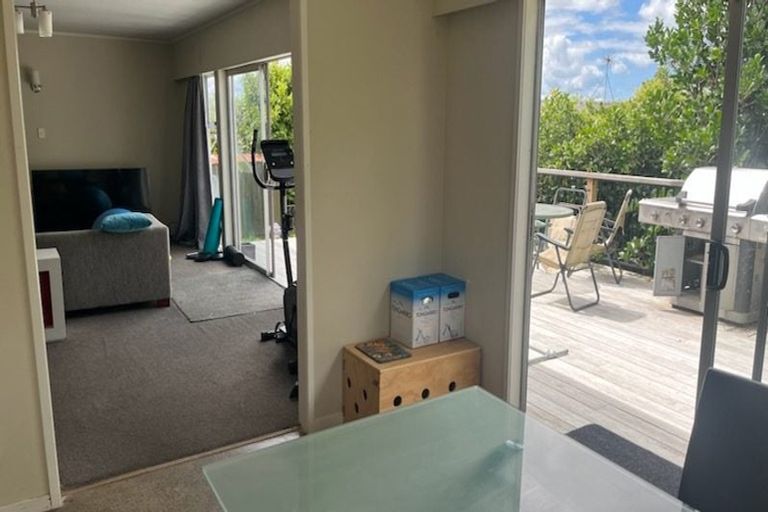 Photo of property in 28 Marcel Place, Glenfield, Auckland, 0629