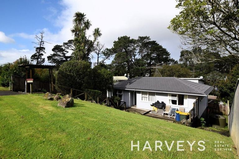 Photo of property in 42 Crystal Avenue, Glendene, Auckland, 0602
