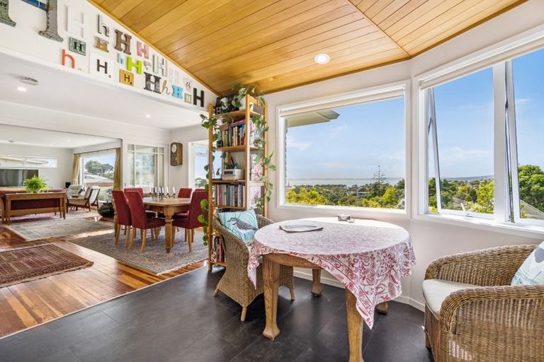 Photo of property in 23a Aberdeen Road, Castor Bay, Auckland, 0620